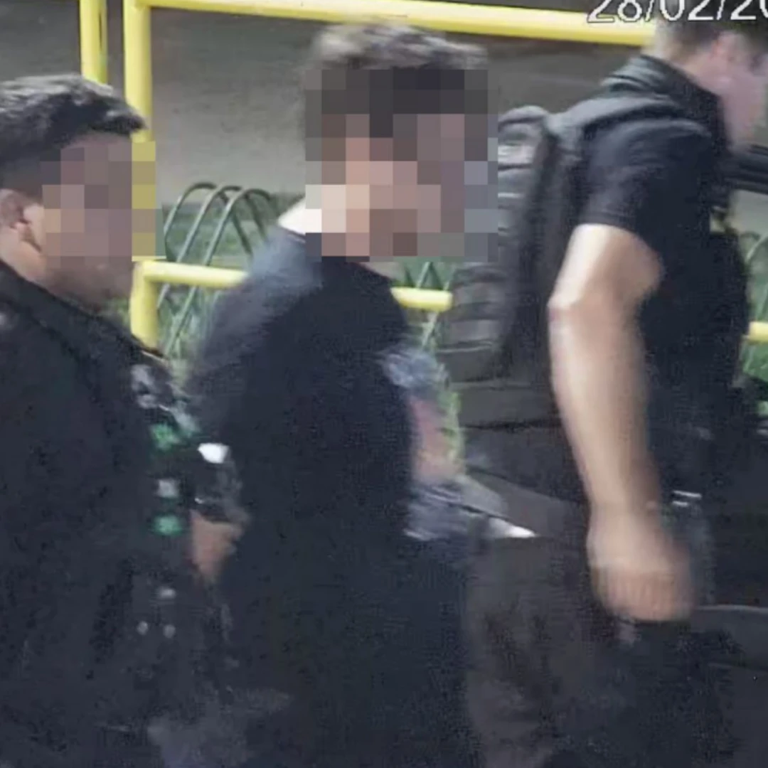 ROMPIÓ EL VIDRIO DE UN COMERCIO Y FUE APREHENDIDO A LAS POCAS CUADRAS