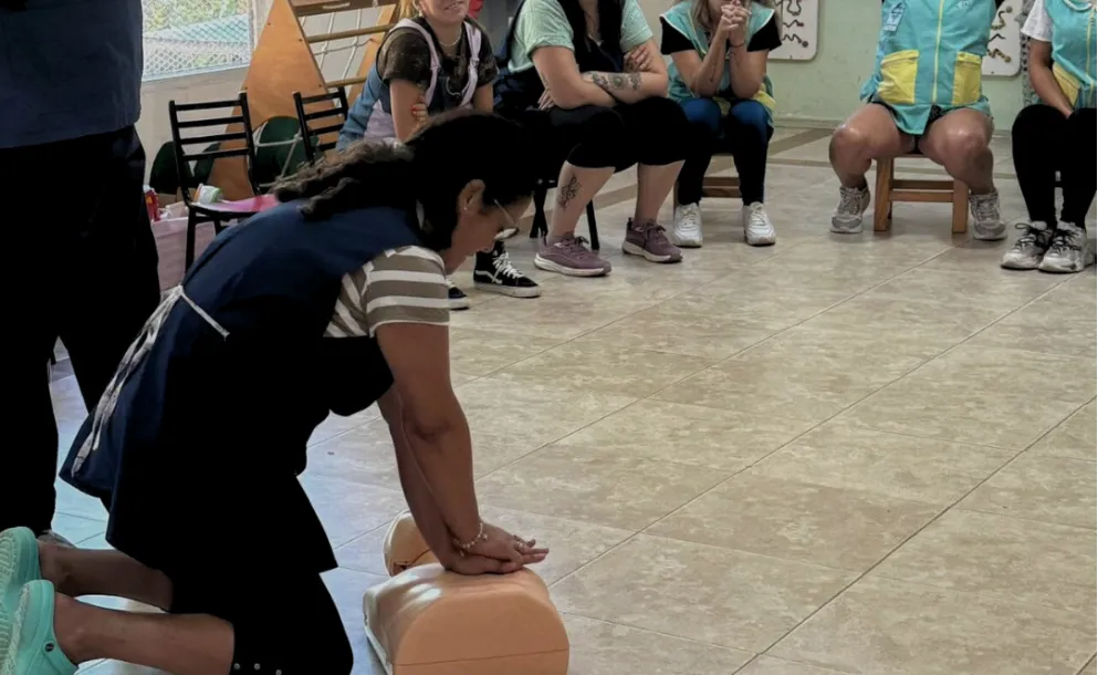 DOCENTES DEL JARDÍN HUELLITAS DE ROLDÁN SE CAPACITARON EN RCP