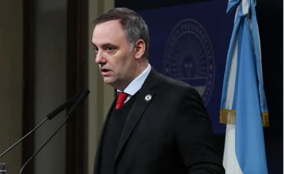 DENUNCIAN A MANUEL ADORNI POR LICITACIONES Y LA CONCESIÓN DE TECNÓPOLIS