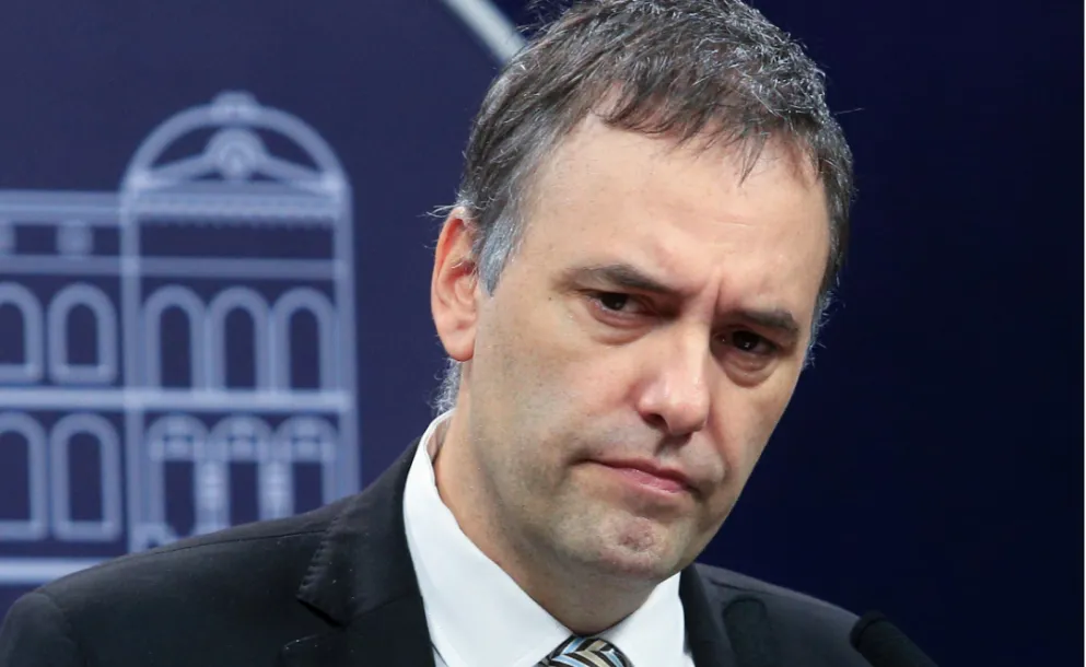 ADORNI VUELVE A HABLAR EN MEDIO DEL ESCÁNDALO POR SU VIAJE Y LAS DENUNCIAS