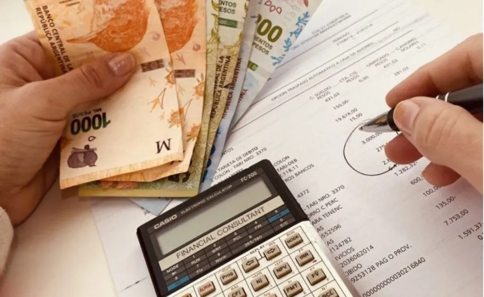 EL SALARIO MÍNIMO SE DERRUMBÓ: YA PERDIÓ 38% Y RINDE MENOS QUE EN 2001
