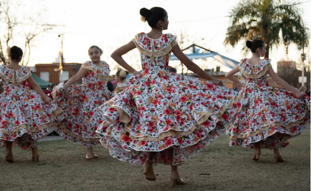 OCRO GIGANTE, DESFILE Y MÚSICA: ROLDÁN FESTEJA SUS 160 AÑOS CON UN MEGA FESTIVAL
