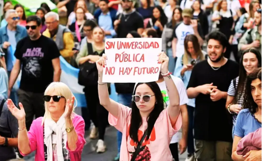 UNIVERSIDADES MARCHAN OTRA VEZ CONTRA MILEI POR EL AJUSTE Y EL FINANCIAMIENTO