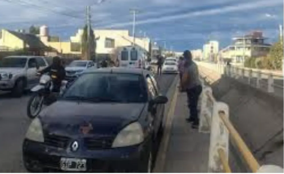 DRAMÁTICO ACCIDENTE EN CHUBUT: UNA MUJER FUE APLASTADA POR SU AUTO Y SOBREVIVIÓ