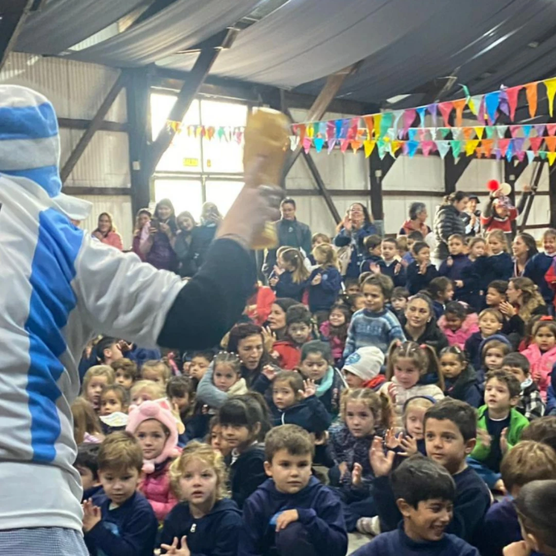 EL PASEO DE LA ESTACIÓN RECIBIÓ A MÁS DE 800 ALUMNOS POR EL DÍA DE LOS JARDINES