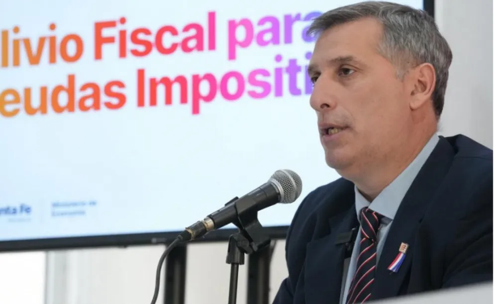 MILES DE SANTAFESINOS BUSCAN PONERSE AL DÍA CON EL NUEVO PLAN DE FINANCIAMIENTO PROVINCIAL