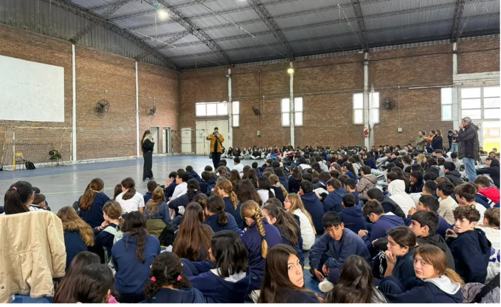 CASA NACER CELEBRÓ SU PRIMER AÑO CON UNA CHARLA QUE REUNIÓ A CIENTOS DE ESTUDIANTES