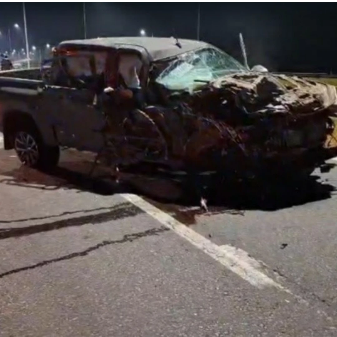 GRAVE ACCIDENTE EN SAN JERÓNIMO SUD: UNA CAMIONETA IMPACTÓ CONTRA UN CAMIÓN DETENIDO