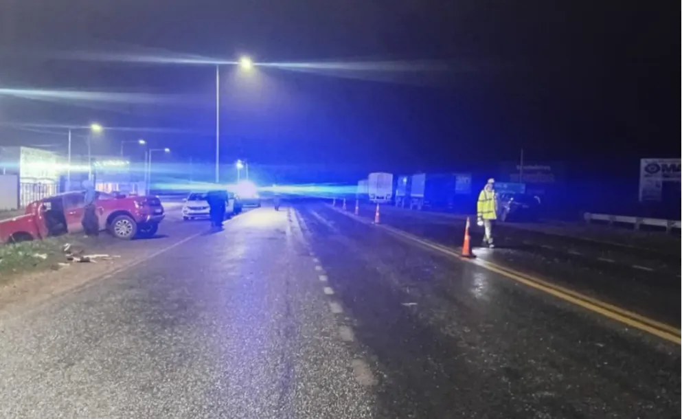 CUATRO HERIDOS TRAS UN VIOLENTO CHOQUE ENTRE UNA CAMIONETA Y UN CAMIÓN