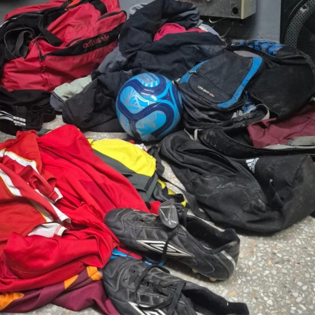 LO VIERON POR LAS CÁMARAS CON VARIOS BOLSOS Y TERMINÓ DEMORADO EN ROLDÁN
