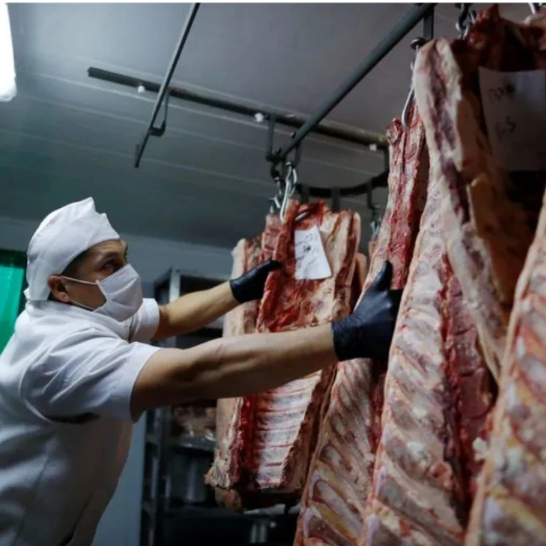LOS ARGENTINOS COMEN CADA VEZ MENOS CARNE: EL CONSUMO CAYÓ 6,1% EN UN AÑO