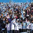 MILES DE CHICOS PROMETIERON LEALTAD A LA BANDERA EN UNA JORNADA HISTÓRICA