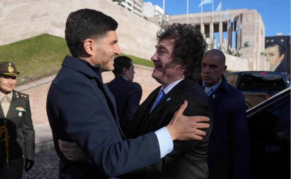 DÍA DE LA BANDERA: MILEI Y PULLARO MOSTRARON SINTONÍA POLÍTICA EN ROSARIO