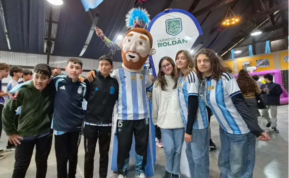 MÁS DE 300 VECINOS DISFRUTARON DEL FAN FEST Y LA CIUDAD YA ESPERA EL PRÓXIMO PARTIDO