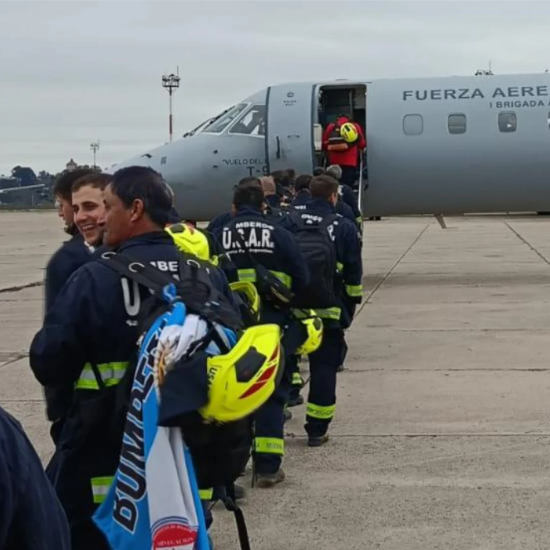 40 RESCATISTAS SANTAFESINOS PARTIERON HACIA VENEZUELA PARA UNA MISION HUMANITARIA