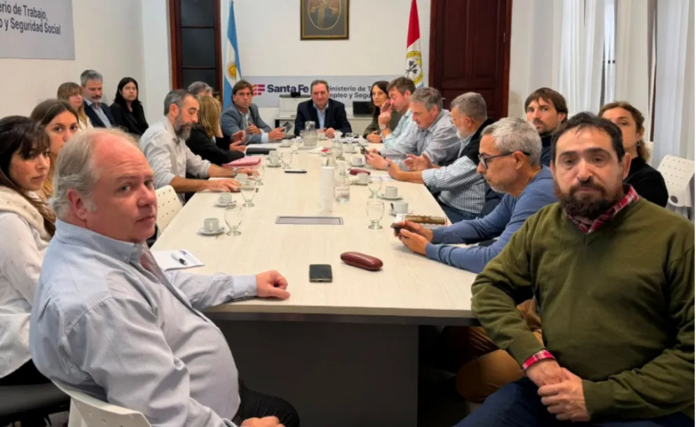 PRIMERA REUNIÓN PARITARIA ENTRE SANTA FE Y LOS GREMIOS DE PROFESIONALES DE LA SALUD