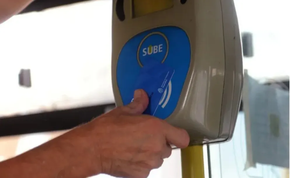 EL 25 % DE LOS PASAJES INTERURBANOS SE VENDE SIN SUBE Y PROVINCIA EXIGE UNA SOLUCIÓN