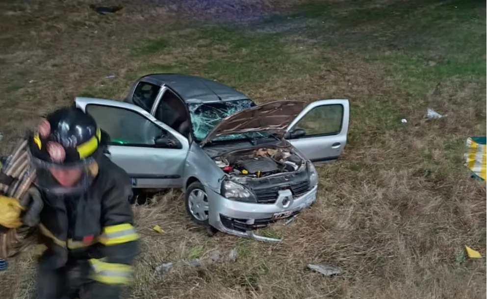 VOLCÓ, QUEDÓ ATRAPADO Y TUVIERON QUE RESCATARLO EN UN DRAMÁTICO OPERATIVO