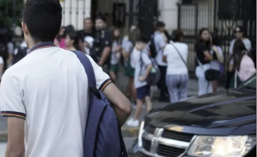 SANTA FE FIJÓ SU POSICIÓN ANTE EL PARO: ESCUELAS ABIERTAS Y DESCUENTO DEL DÍA