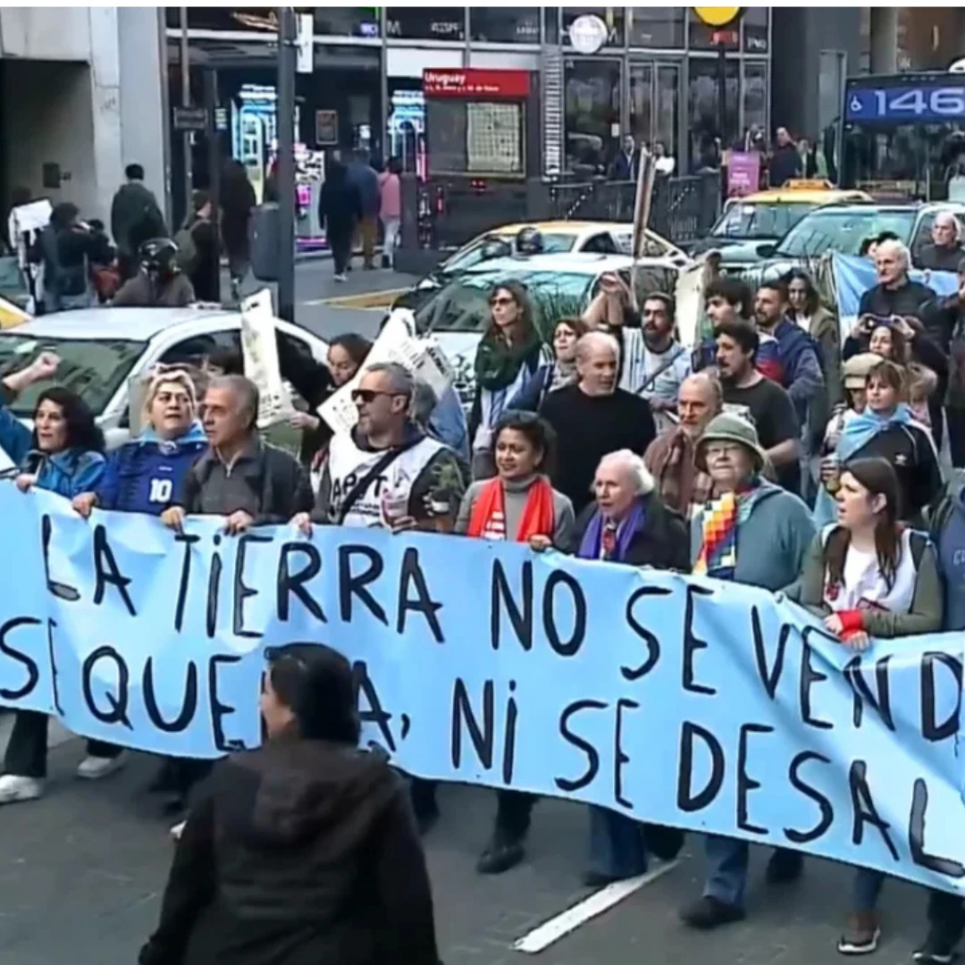 "ARGENTINA NO SE VENDE": FUERTE PROTESTA CONTRA LA REFORMA IMPULSADA POR MILEI