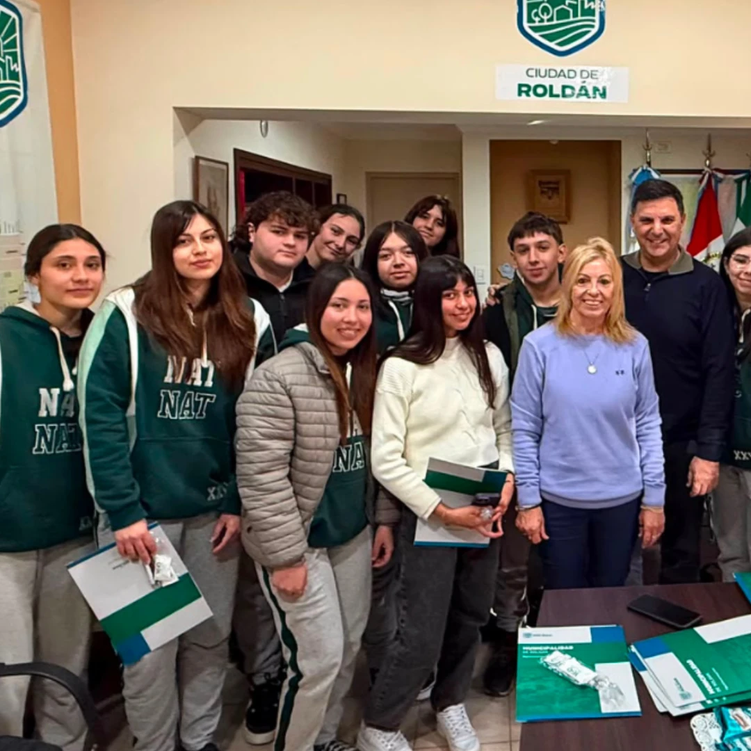 ESTUDIANTES DE DOS ESCUELAS DE ROLDÁN COMPLETARON SUS PASANTÍAS EN EL MUNICIPIO