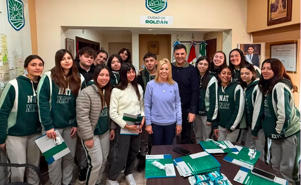ESTUDIANTES DE DOS ESCUELAS DE ROLDÁN COMPLETARON SUS PASANTÍAS EN EL MUNICIPIO