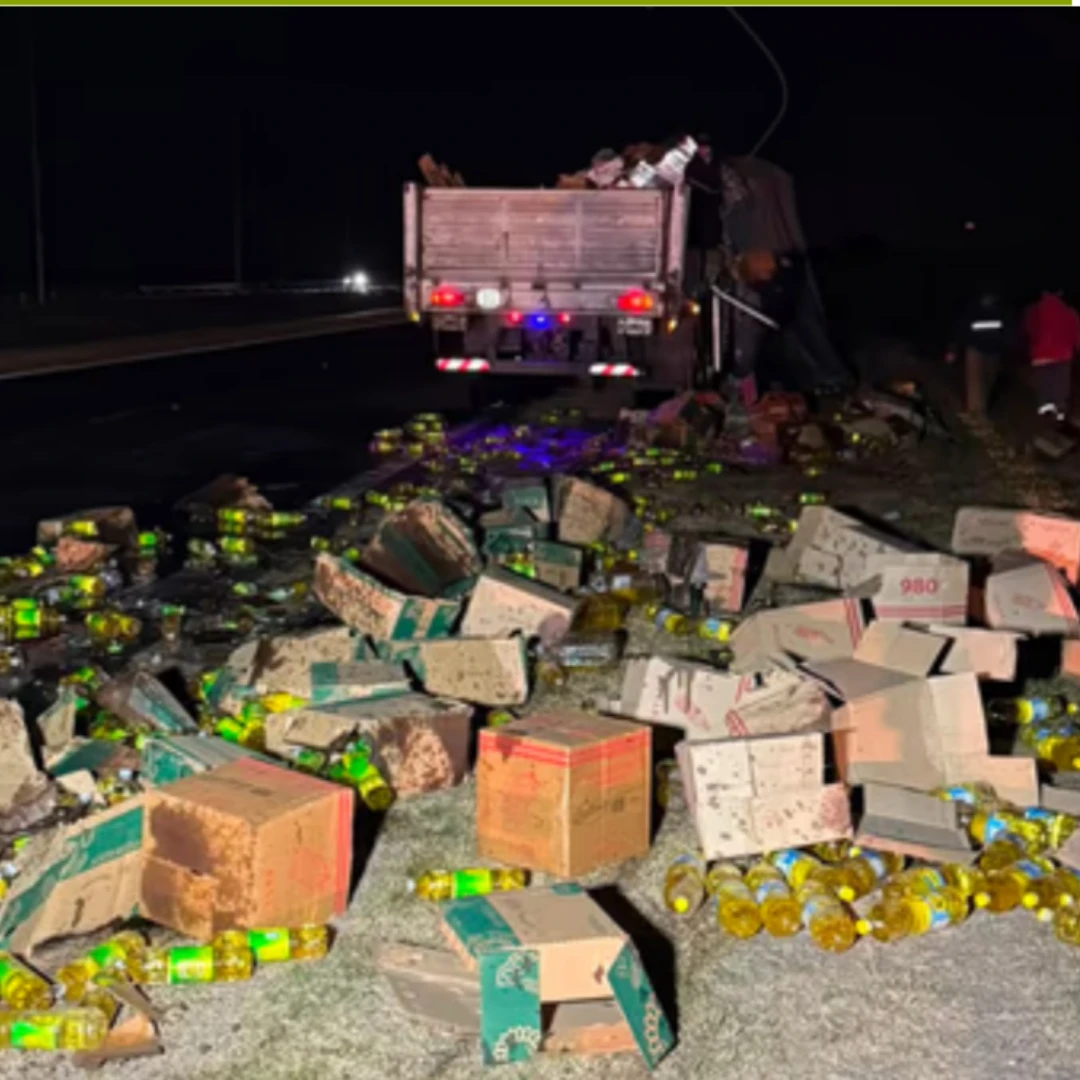 CARCARAÑÁ: EL VUELCO DE UN CAMIÓN COMPLICÓ LA CIRCULACIÓN EN LA AUTOPISTA