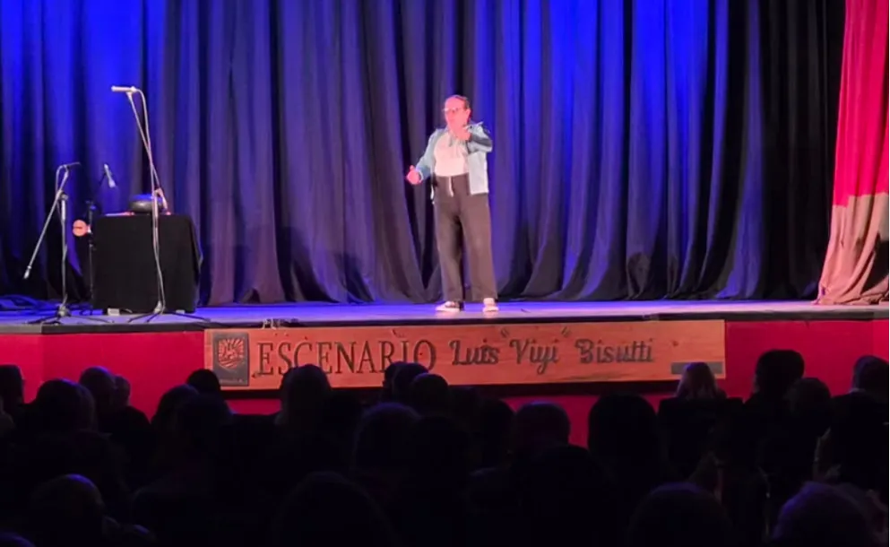 A SALA LLENA: CAMPI PASÓ CON “MONÓLOGOS ARGENTINOS” POR ROLDÁN Y FUE UN EXITO.