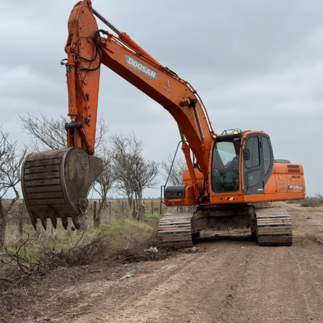 7 KILÓMETROS  : AVANZAN OBRAS PARA MEJORAR LA TRANSITABILIDAD DE DOS CAMINOS RURALES  