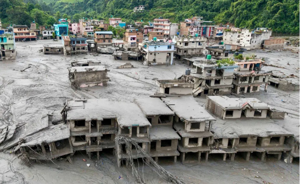 NEPAL: MÁS DE 2.400 PERSONAS CONTINÚAN DESAPARECIDAS TRAS LA AVALANCHA DE LODO