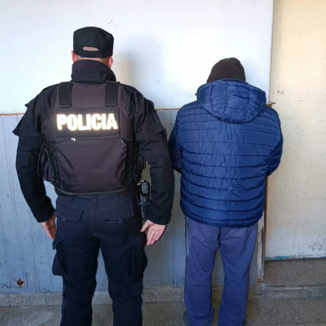 CARCARAÑÁ: DOS DETENIDOS TRAS ALLANAMIENTOS POR HURTO, AMENAZAS Y LESIONES  