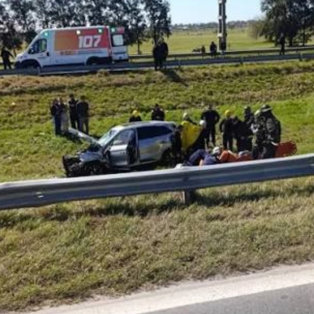 CHOQUE EN LA AUTOPISTA A CÓRDOBA: UNA MUJER EMBARAZADA FUE TRASLADADA EN HELICÓPTERO