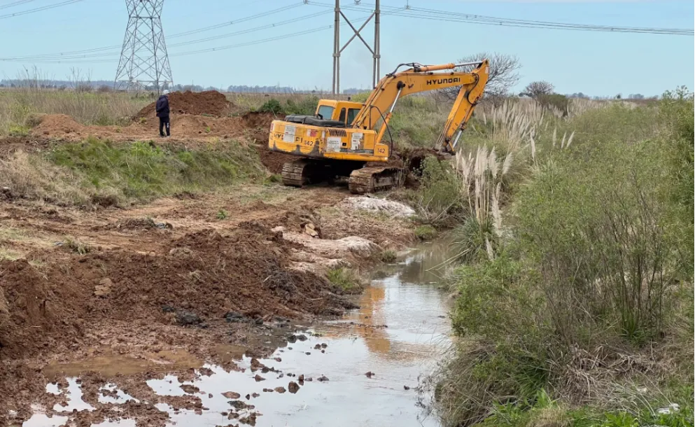 EL SECRETARIO DE RECURSOS HÍDRICOS DE LA PROVINCIA VISITÓ ROLDÁN PARA EVALUAR LOS TRABAJOS EN CANALES