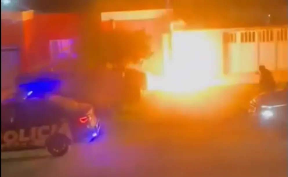 ARROJÓ UNA GARRAFA EN LLAMAS CONTRA LOS POLICÍAS Y TERMINÓ DETENIDO   