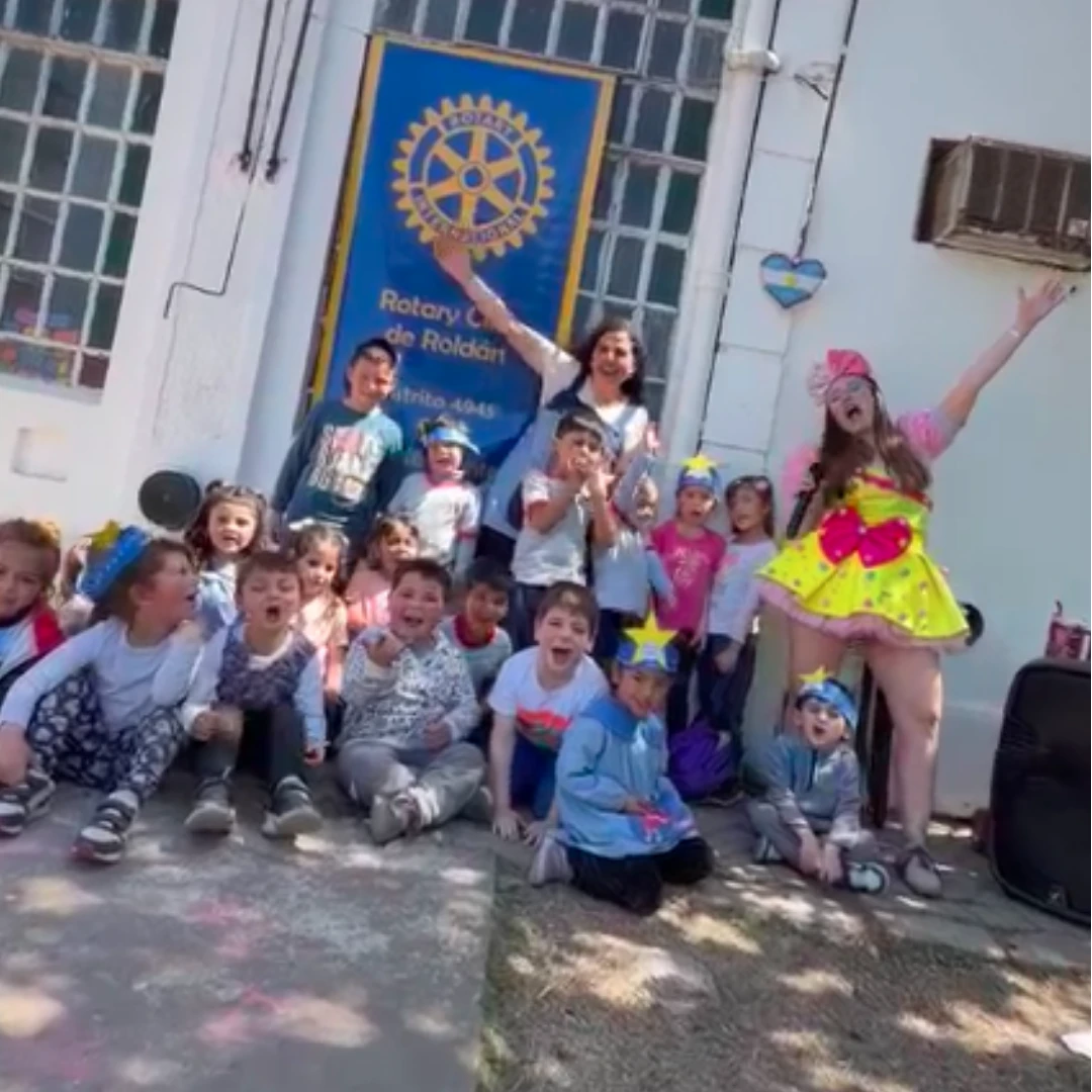 EL ROTARY DE ROLDÁN SE SUMÓ A LOS FESTEJOS DE PRIMAVERA DEL JARDÍN 302