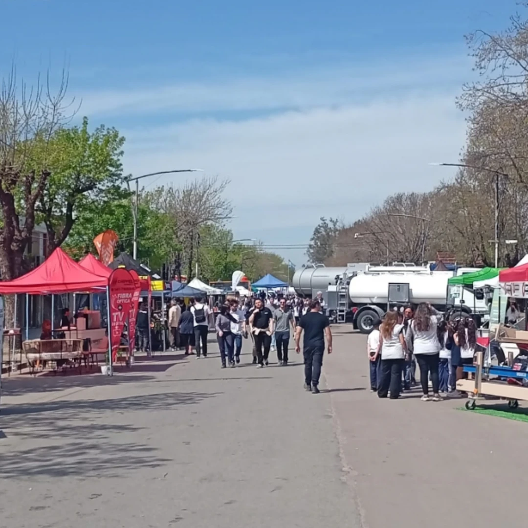 ROLDÁN MOSTRÓ SU INDUSTRIA Y DEJÓ UNA FERIA CON PRODUCCIÓN, INNOVACIÓN Y NUEVOS VÍNCULOS