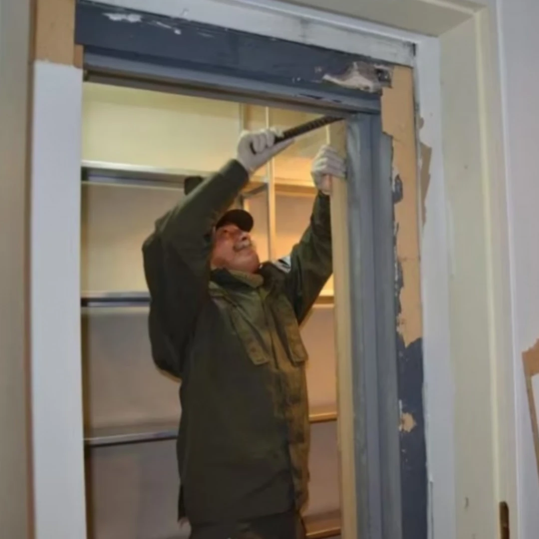 CAUSA CUADERNOS: PRESENTARON IMÁGENES DEL ALLANAMIENTO EN EL CALAFATE Y UNA PUERTA SECRETA