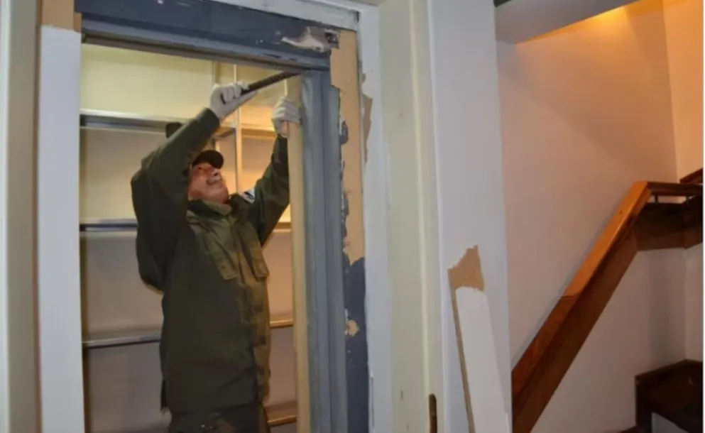 CAUSA CUADERNOS: PRESENTARON IMÁGENES DEL ALLANAMIENTO EN EL CALAFATE Y UNA PUERTA SECRETA