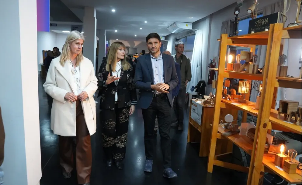 PULLARO INAUGURÓ LA FERIA DEL CENTRO Y FIRMÓ UN ACUERDO CULTURAL DE LA REGIÓN CENTRO