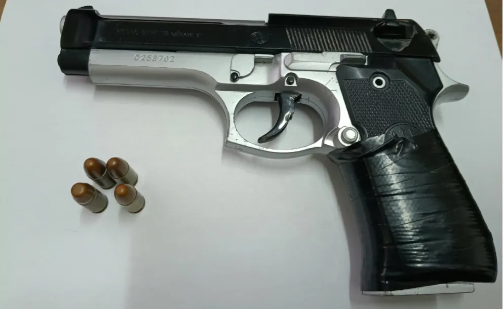 CARCARAÑÁ: IDENTIFICARON A DOS MENORES Y SECUESTRARON UNA RÉPLICA DE PISTOLA 9 MM