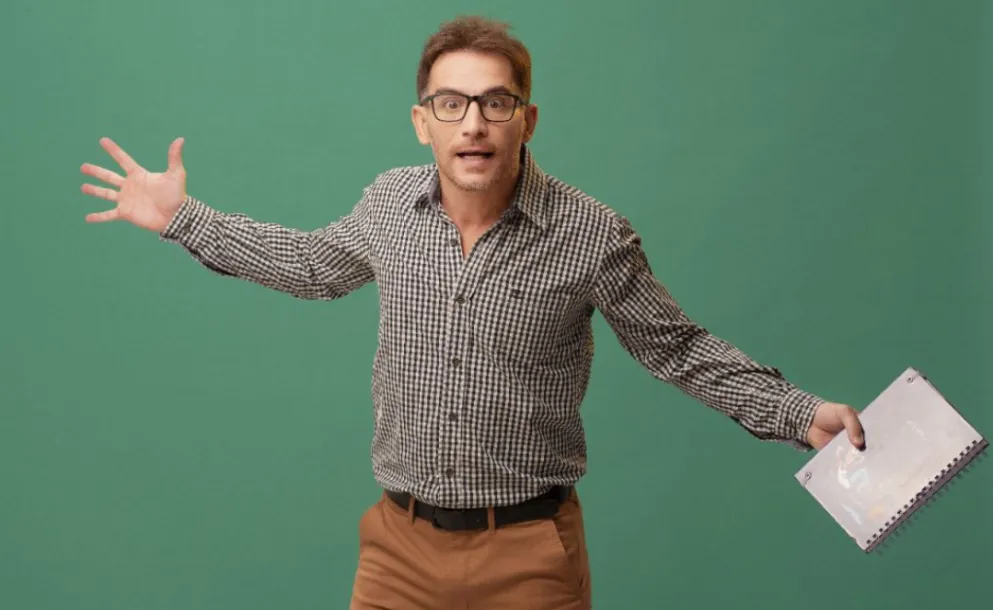 JAVIER GUERRERO PRESENTA SU SHOW DE STAND UP "FUERZA PROFES" EN LA CASA DE LA CULTURA