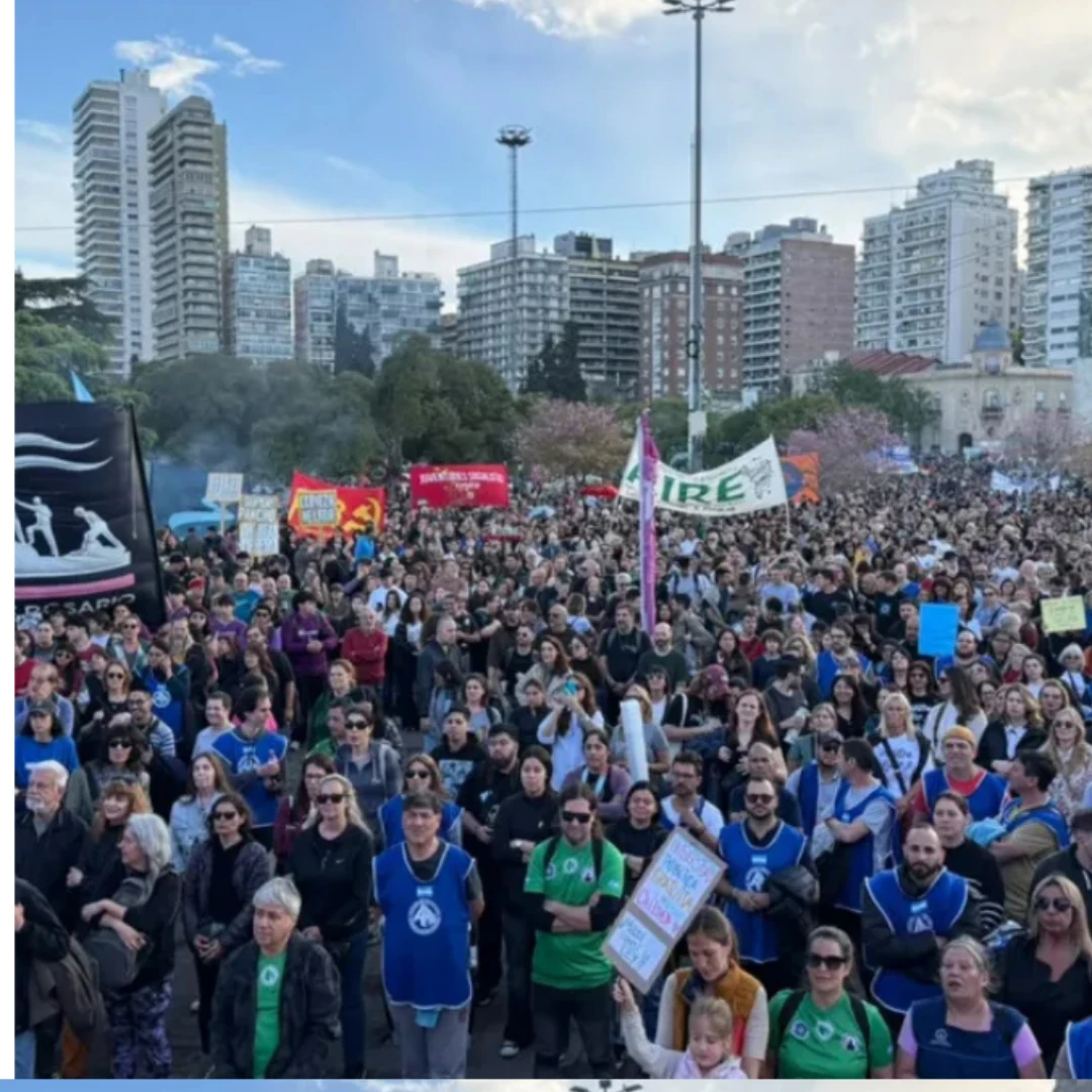 MASIVA MOVILIZACIÓN EN ROSARIO POR EL FINANCIAMIENTO UNIVERSITARIO