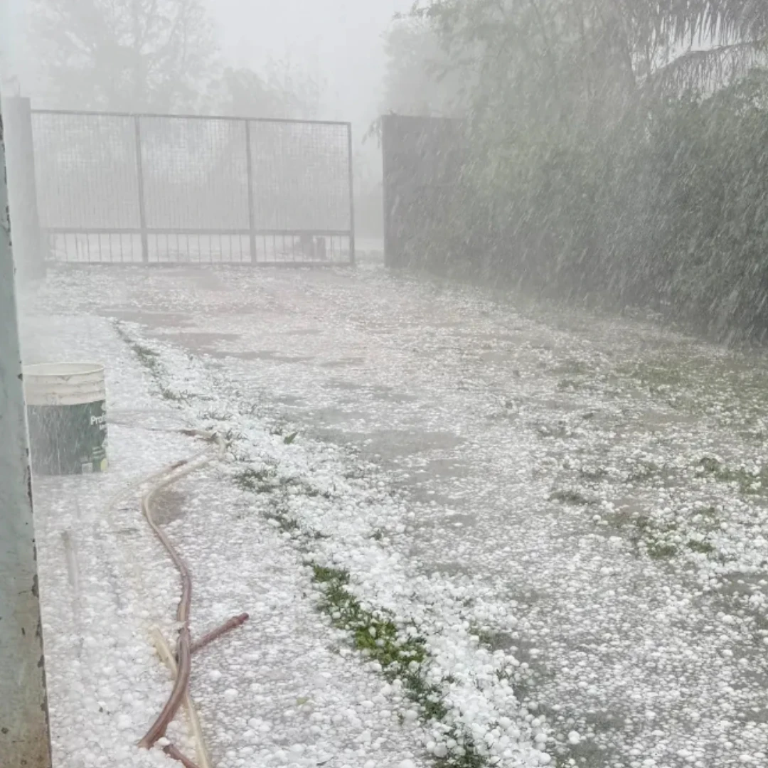 CAÍDA DE GRANIZO EN ATALIVA MUESTRA LAS CONSECUENCIAS DEL TEMPORAL EN LA ZONA