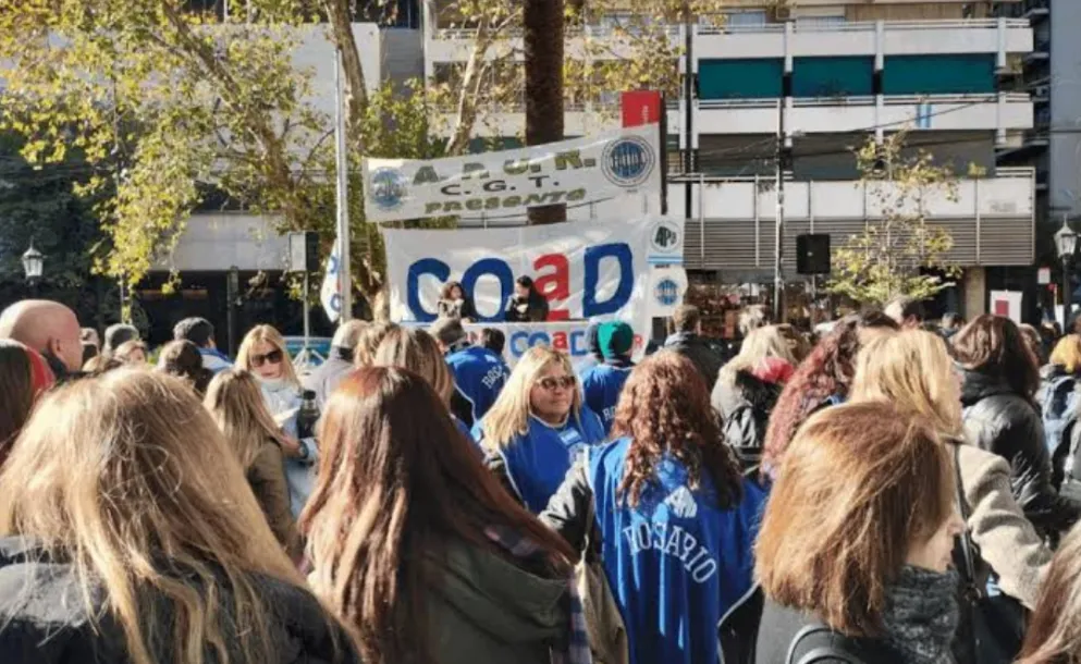 LOS DOCENTES DE LA UNR LLEVARÁN ADELANTE UN PARO DE UNA SEMANA DEL 28 DE OCTUBRE AL 3 DE NOVIEMBRE