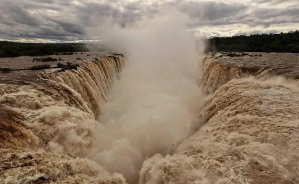 VOLVIERON A CERRAR EL CIRCUITO SUPERIOR DE LAS CATARATAS POR EL TEMPORAL EN MISIONES
