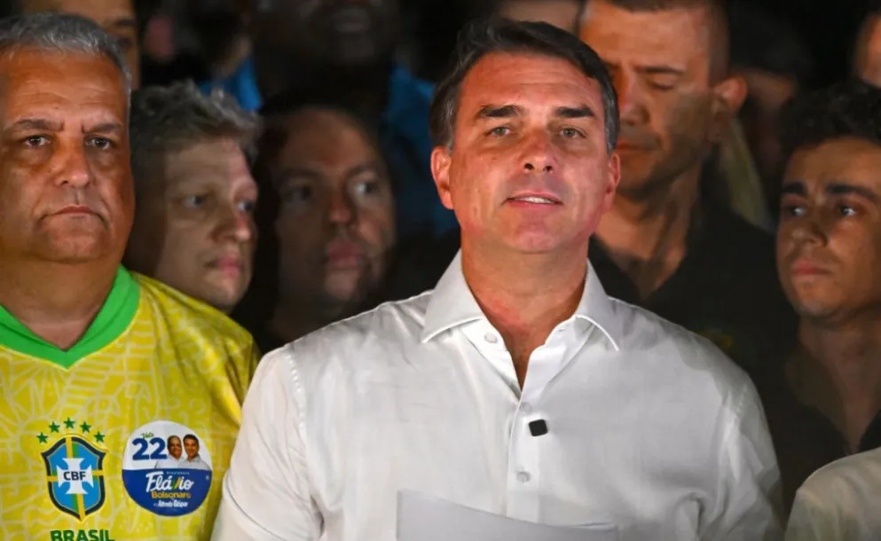 MIGRACIONES CONFIRMÓ QUE FLÁVIO BOLSONARO INGRESÓ A LA ARGENTINA Y VIAJÓ RUMBO A ECUADOR